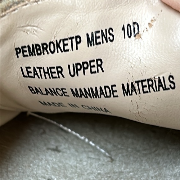 Vintage G.H. Bass Men’s Pembroke suede wingtips. Lace up tan, suede. Size 10 - Picture 11 of 11